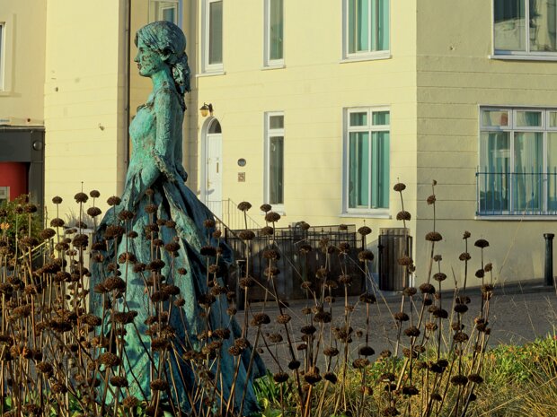 ANNE DEVLIN SCULPTURE The decision to erect a statue of Anne Devlin in Rathfarnham, rather than one of Robert Emmet, has been a subject of...