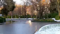 THE GROUND WAS COVERED IN SNOW WHEN I VISITED ST STEPHEN'S GREEN IN NOVEMBER 27 2010 [LEGACY PHOTO COLLECTIONS]-244881-1