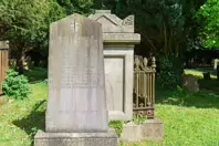 MY FIRST VISIT TO GOLDENBRIDGE CEMETERY [MAY 2017]-237479-1
