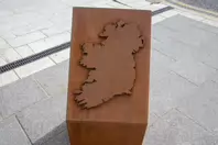 THE THOMAS WOODGATE MEMORIAL [AT BATEMAN QUAY IN KILKENNY CITY]-245484-1