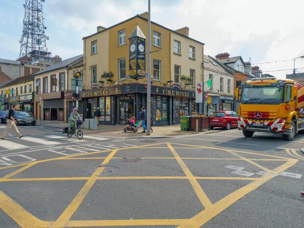 ROCHES STREET