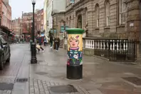 DO YOU STILL SEND CHRISTMAS CARDS [A LOOK AT THE POSTBOX CAMPAIGN BY AN POST]-245899-1