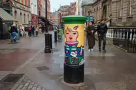 DO YOU STILL SEND CHRISTMAS CARDS [A LOOK AT THE POSTBOX CAMPAIGN BY AN POST]-245900-1