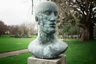 THE TRIBUTE HEAD BY DAME ELISABETH FRINK PHOTOGRAPHED CHRISTMAS DAY 2024 [A TRIBUTE TO NELSON MANDELA]-245743-1