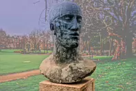 THE TRIBUTE HEAD BY DAME ELISABETH FRINK PHOTOGRAPHED CHRISTMAS DAY 2024 [A TRIBUTE TO NELSON MANDELA]-245744-1