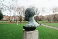 THE TRIBUTE HEAD BY DAME ELISABETH FRINK PHOTOGRAPHED CHRISTMAS DAY 2024 [A TRIBUTE TO NELSON MANDELA]-245749-1