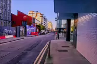 GRAND CANAL QUAY [WHERE THERE IS MUCH OF INTEREST BUT IT IS DOMINATED BY THE PRESENCE OF GOOGLE]-244804-1