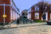 GRAND CANAL QUAY [WHERE THERE IS MUCH OF INTEREST BUT IT IS DOMINATED BY THE PRESENCE OF GOOGLE]-244812-1