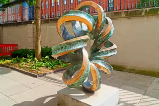 DOUBLE HELIX SCULPTURE BY BRIAN KING [A GIFT FROM DR BEATE SCHULER]-219320-1