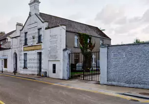 SWEET AS SUGAR STRONG AS STONE [OLD STONES MURAL IN CARLOW - SEANCLOCHA CHEATHARL]-239713-1