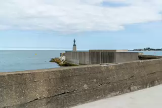 ROGER CASEMENT STATUE [DUN LAOGHAIRE BATHS 23 JULY 2024]-237114-1