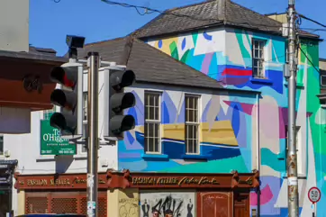 DRAGON CLASS IS A MURAL BY DECOY [AN ABSTRACT MURAL IN DUN LAOGHAIRE]-240988-1