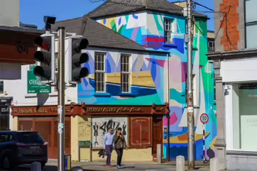 DRAGON CLASS IS A MURAL BY DECOY [AN ABSTRACT MURAL IN DUN LAOGHAIRE]-240989-1