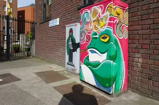 THE FROG KING BY RAPHAEL SILVA [PAINT-A-BOX STREET ART AT ST LUKE'S AVENUE]-236770-1