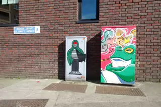 THE FROG KING BY RAPHAEL SILVA [PAINT-A-BOX STREET ART AT ST LUKE'S AVENUE]-236771-1