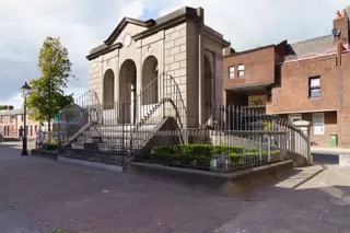 THE COOMBE MEMORIAL [A DUBLIN LANDMARK WITH A RICH HISTORY]-239788-1