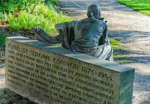 ÉIRE SCULPTURE BY JEROME O'CONNOR [LOCATED IN MERRION SQUARE AND SPONSORED BY A BAKERY]-232369-1