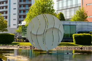 POISE IS A SCULPTURE BY ANGELA CONNER [PARK WEST BUSINESS PARK DUBLIN MAY 2017]-244098-1