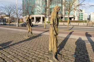 FAMINE MEMORIAL AT CUSTOM HOUSE QUAY IN DUBLIN [PHOTOGRAPHED JANUARY 2019]-147574-1