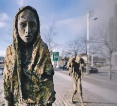 FAMINE MEMORIAL AT CUSTOM HOUSE QUAY IN DUBLIN [PHOTOGRAPHED JANUARY 2019]-147581-1