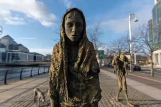 FAMINE MEMORIAL AT CUSTOM HOUSE QUAY IN DUBLIN [PHOTOGRAPHED JANUARY 2019]-147582-1