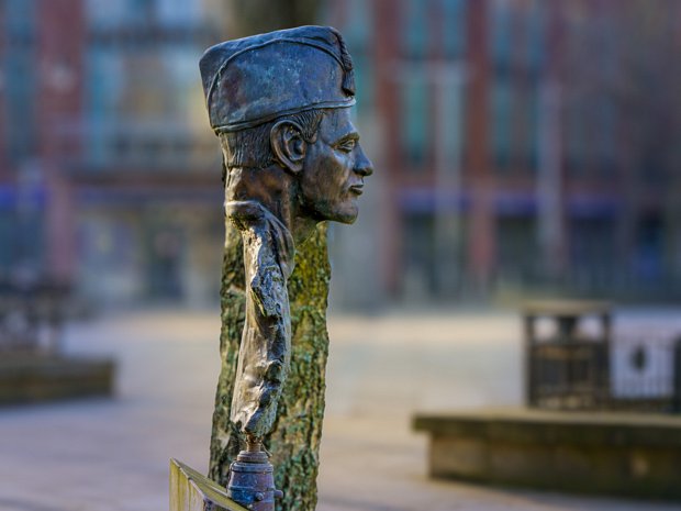 NO PASARAN A MEMORIAL AT WRITERS SQUARE IN BELFAST