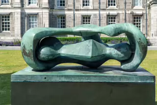 RECLINING AND CONNECTED FORMS BY HENRY MOORE [TODAY I USED A SONY FX30 AND A 18-105 LENS]-219317-1