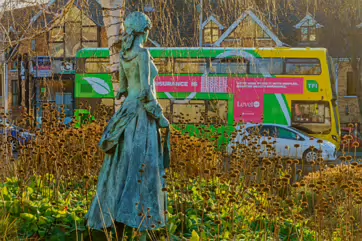 ANNE DEVLIN SCULPTURE [RATHFARNHAM VILLAGE DECEMBER 2024]-245512-1