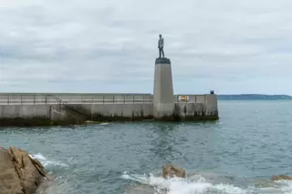 ROGER CASEMENT STATUE [DUN LAOGHAIRE BATHS 23 JULY 2024]-237120-1