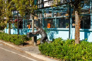 THE LOCK KEEPER AT ASHTOWN [IS IT GENUINE PUBLIC ART OR SOMETHING ELSE]-242598-1