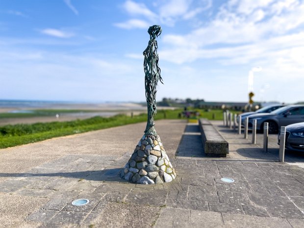 VOYAGER BY LINDA BRUNKER THIS SCULPTURE IS LOCATED AT LAYTOWN STRAND