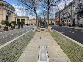 THE THOMAS DAVIS STATUE AND MEMORIAL FOUNTAIN [AND WHEN I GOT THERE THE WATER FEATURE WAS DRY]-229469-1