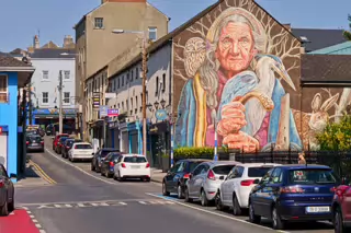 DRAWDA URBAN ART TRAIL [THIS MURAL IS BY VERA BUGATTI AND IT IS ON DOMINIC STREET IN DROGHEDA]-240009