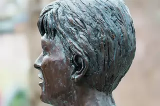 VERONICA GUERIN MEMORIAL [I USE THIS SCULPTURE AT DUBLIN CASTLE AS A REFERENCE]-229867-1