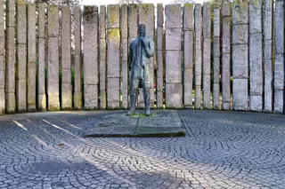 WOLFE TONE BY EDWARD DELANEY [I LIKE THE SETTING AT THE CORNER OF STEPHEN'S GREEN]-228101-1