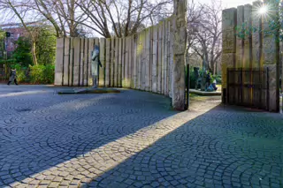 WOLFE TONE BY EDWARD DELANEY [I LIKE THE SETTING AT THE CORNER OF STEPHEN'S GREEN]-228102-1