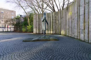 WOLFE TONE BY EDWARD DELANEY [I LIKE THE SETTING AT THE CORNER OF STEPHEN'S GREEN]-228104-1