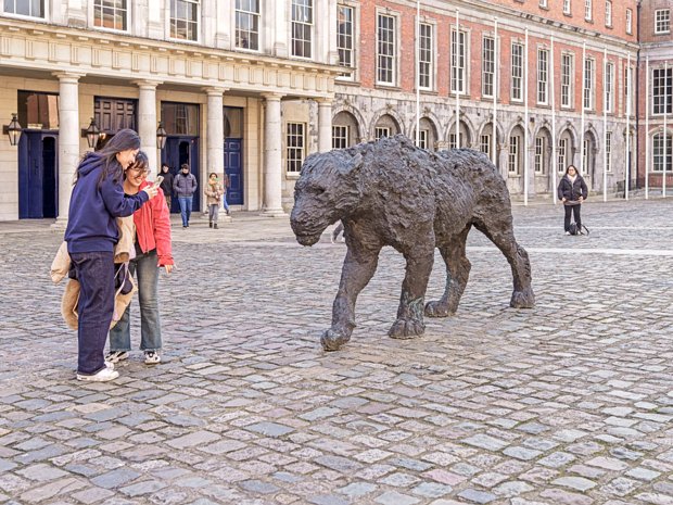 BRONZE LIONESS