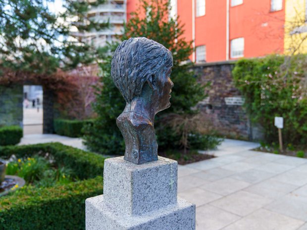 VERONICA GUERIN