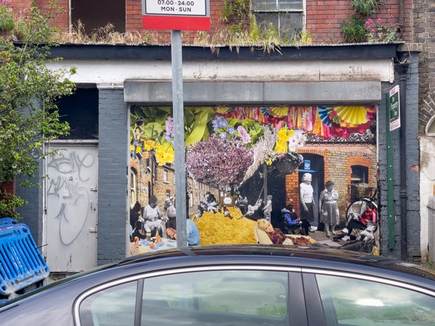 EXAMPLES OF STREET ART Dublin has a thriving street art scene that has evolved significantly in recent years. Once considered a form of...