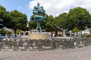 LIBERTY TREE SCULPTURE