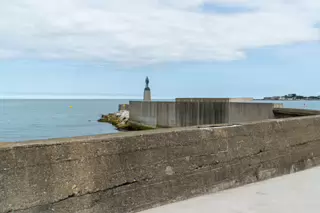 ROGER CASEMENT STATUE [DUN LAOGHAIRE BATHS 23 JULY 2024]-237114-1