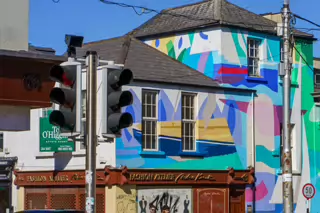 DRAGON CLASS IS A MURAL BY DECOY [AN ABSTRACT MURAL IN DUN LAOGHAIRE]-240988-1