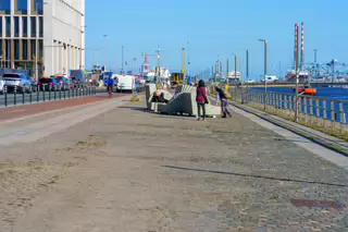 NORTH WALL QUAY [STREET FURNITURE IN THE FORM OF A SCULPTURE BY ROHNA BYRNE]-240739-1