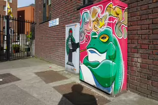 THE FROG KING BY RAPHAEL SILVA [PAINT-A-BOX STREET ART AT ST LUKE'S AVENUE]-236770-1