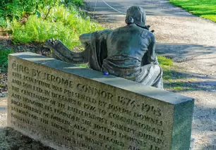 ÉIRE SCULPTURE BY JEROME O'CONNOR [LOCATED IN MERRION SQUARE AND SPONSORED BY A BAKERY]-232369-1