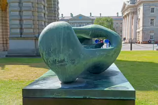 RECLINING AND CONNECTED FORMS BY HENRY MOORE [TODAY I USED A SONY FX30 AND A 18-105 LENS]-219309-1