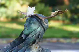 THE CROPPIES MEMORIAL PARK [FEATURING THE ANNA LIVIA PLURABELLE FOUNTAIN]-227423-1