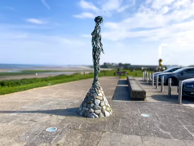 MORE MY LINDA BUNKER EXAMPLES OF PUBLIC ART BY THIS ARTIST