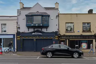 MC GOWAN'S PUB IN NEWBRIDGE [WAS SWIFTS WHEN I LAST VISITED THE TOWN IN 2012]-238658-1